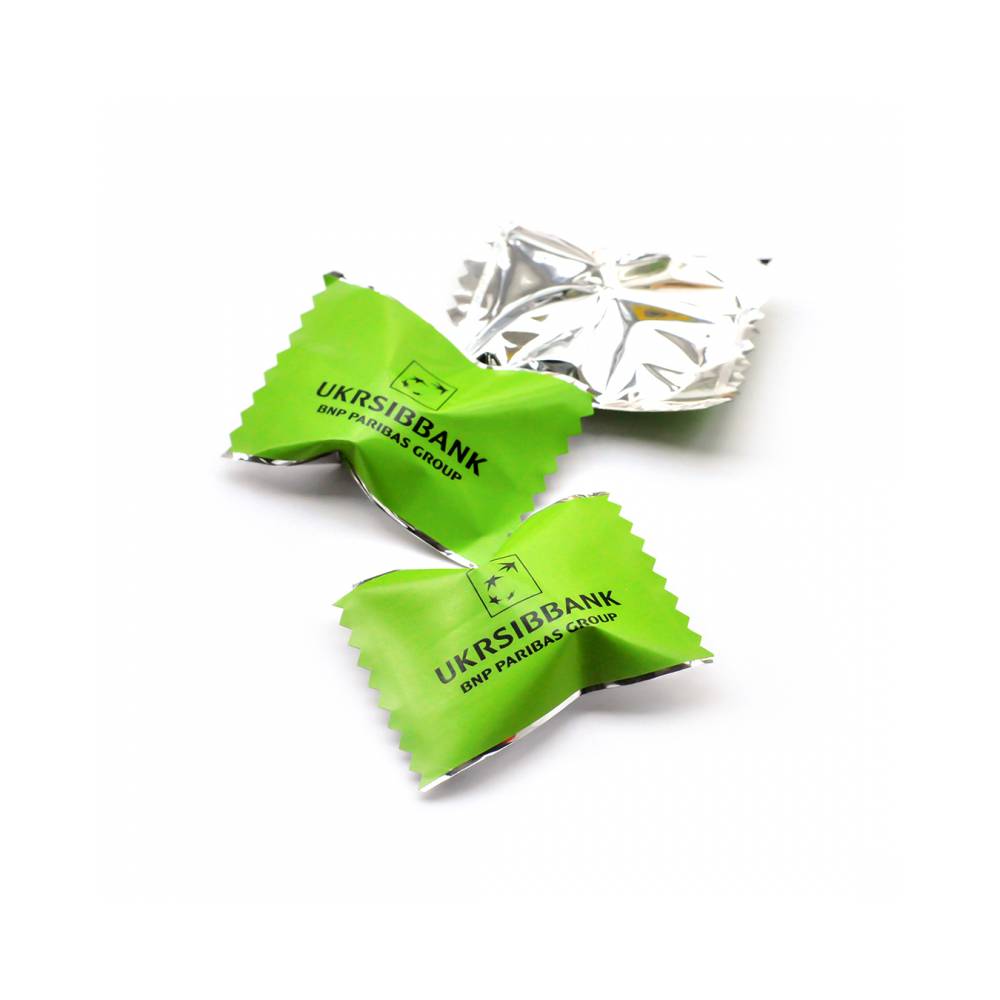 Frutos secos recubiertos de chocolate con logo
