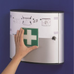 1 Ud Botiquín FIRST AID BOX M Vacío.